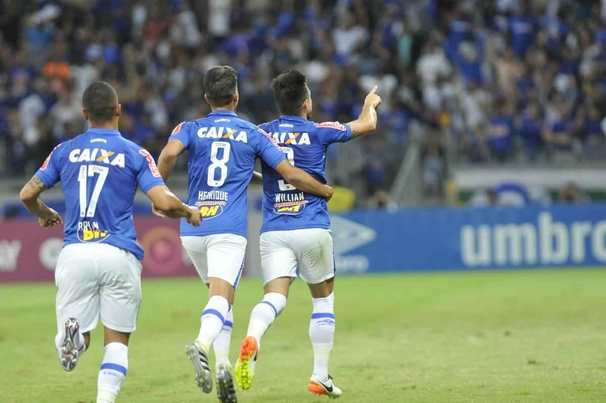 Fotos de Cruzeiro e Palmeiras no Mineiro