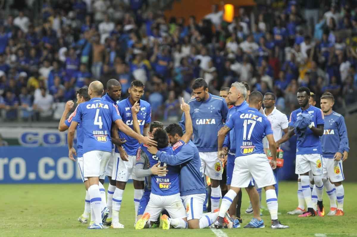 Fotos de Cruzeiro e Palmeiras no Mineiro
