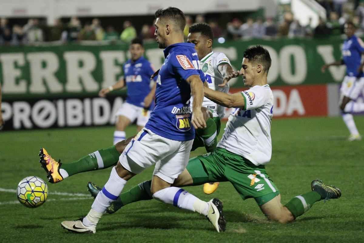Fotos de Chapecoense 3x2 Cruzeiro, na Arena Cond, em Chapec, pela 12 rodada do Brasileiro (Marcio Cunha/Light Press/Cruzeiro)