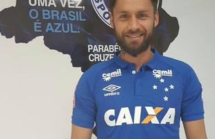 Atacante Rafael Sbis assinou contrato com o Cruzeiro por trs temporadas