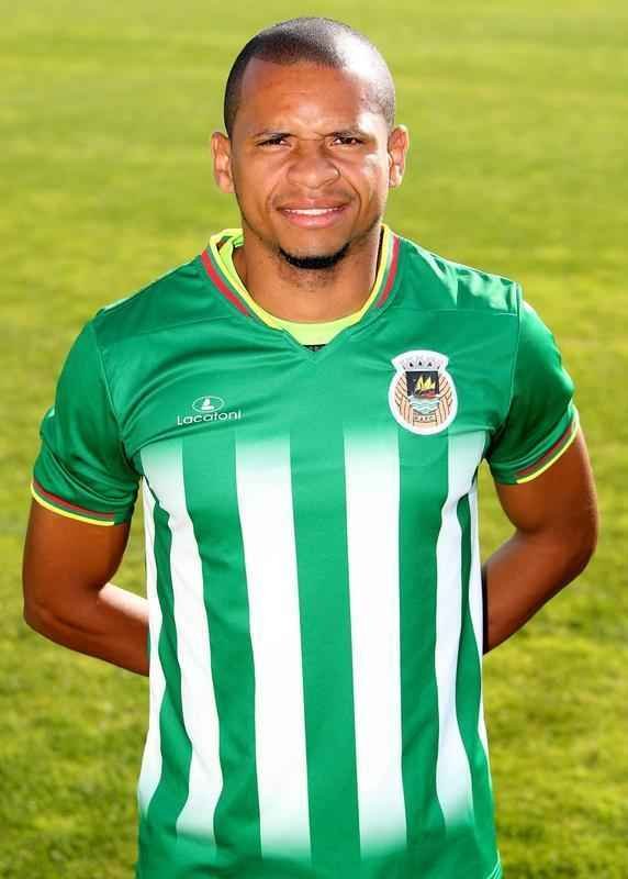 Lateral-esquerdo Edimar, de 30 anos, est prximo de acordo com o Cruzeiro por duas temporadas