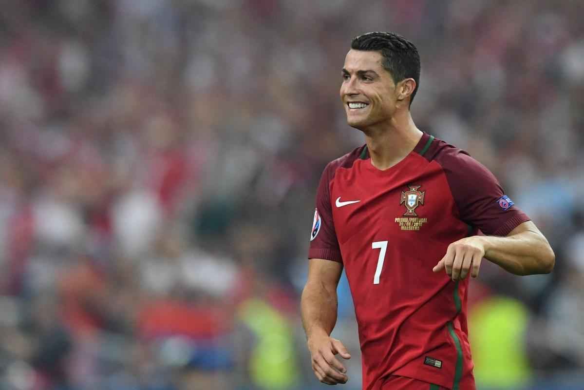 Jogadores de Portugal foram ao delrio com vaga na semifinal da Euro; na Polnia, decepo