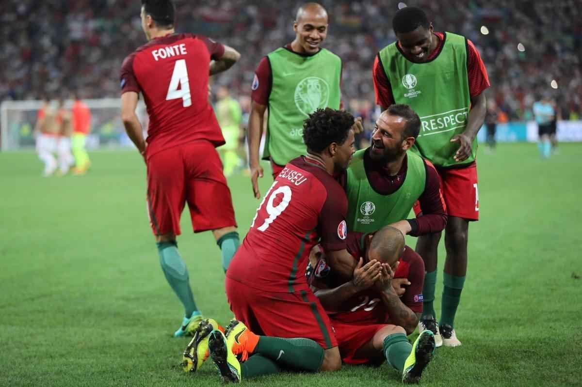 Jogadores de Portugal foram ao delrio com vaga na semifinal da Euro; na Polnia, decepo