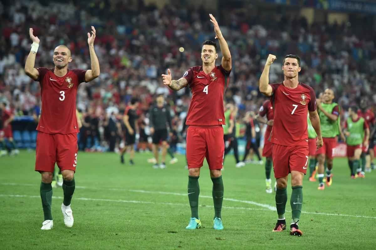 Jogadores de Portugal foram ao delrio com vaga na semifinal da Euro; na Polnia, decepo