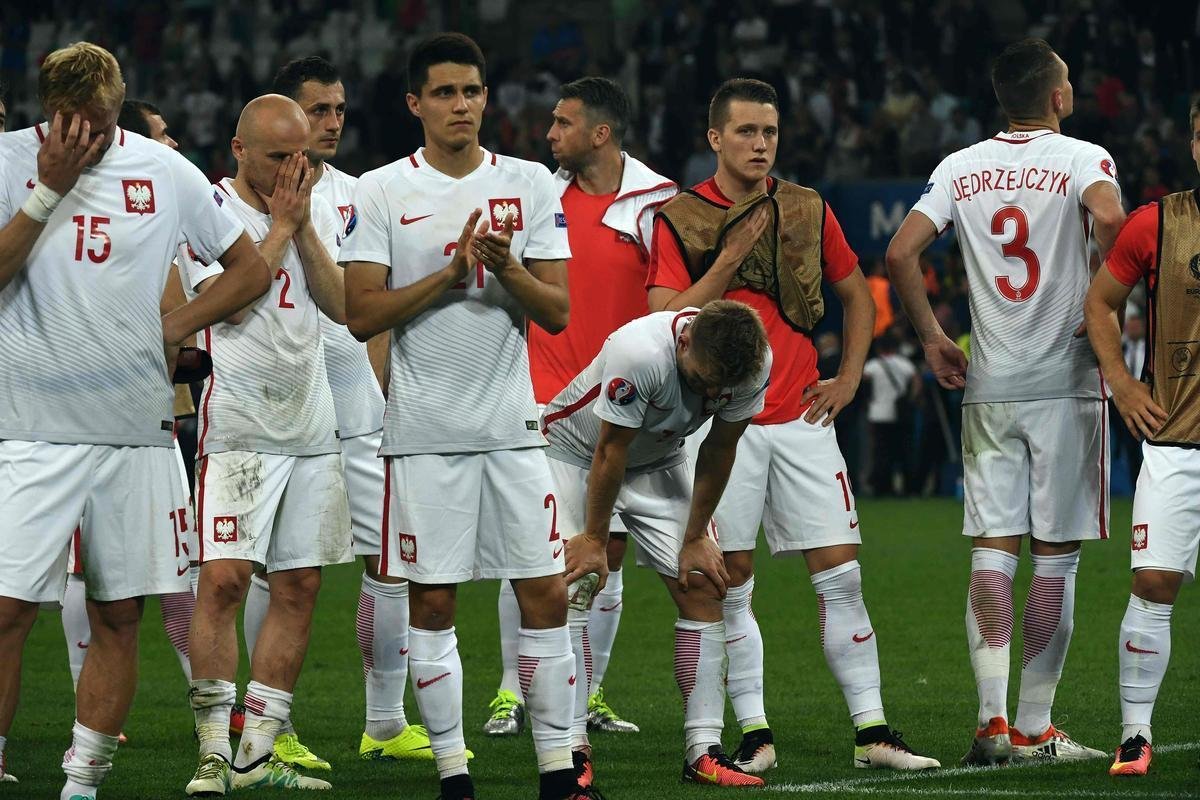 Jogadores de Portugal foram ao delrio com vaga na semifinal da Euro; na Polnia, decepo