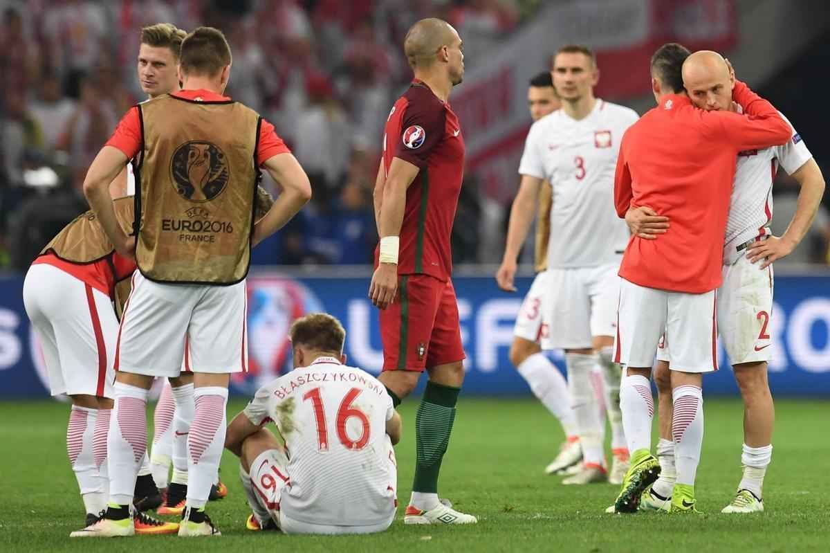 Jogadores de Portugal foram ao delrio com vaga na semifinal da Euro; na Polnia, decepo
