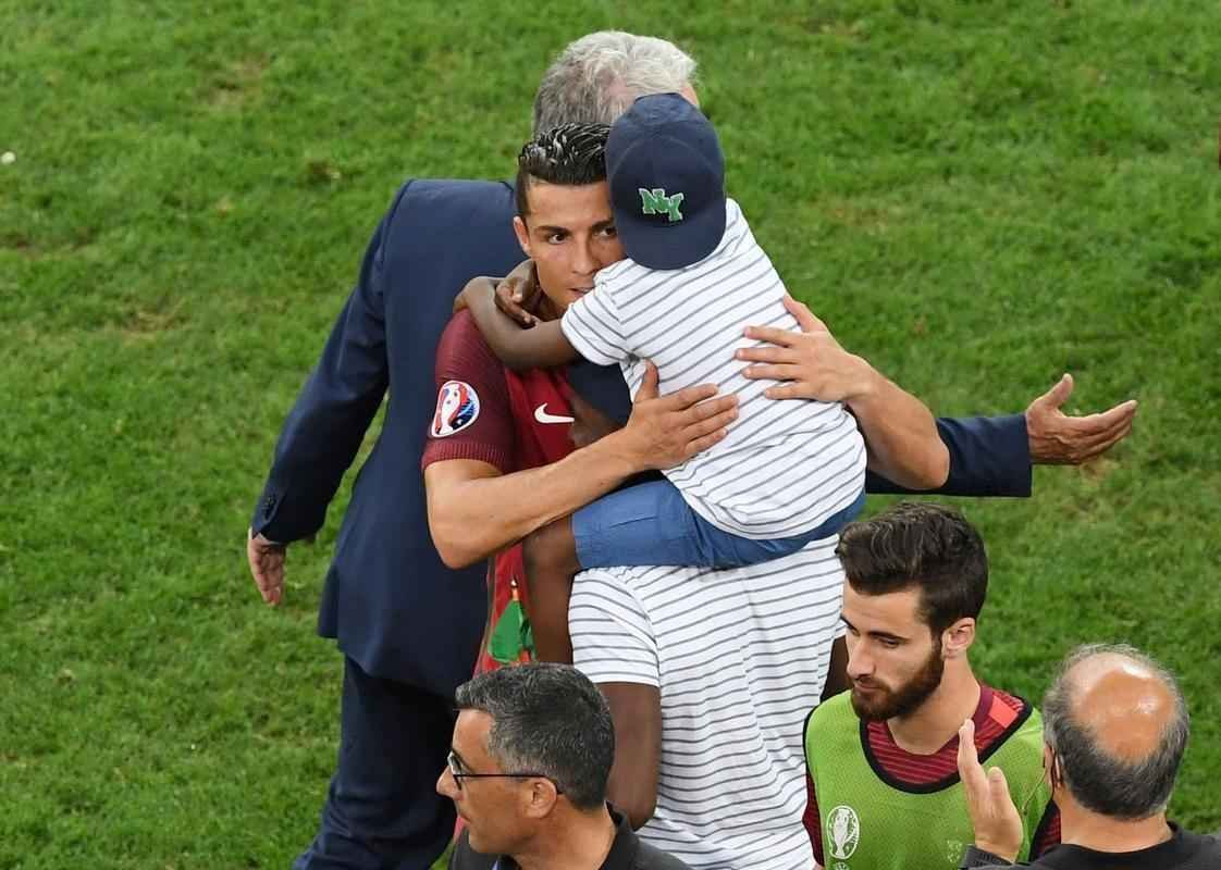 Jogadores de Portugal foram ao delrio com vaga na semifinal da Euro; na Polnia, decepo