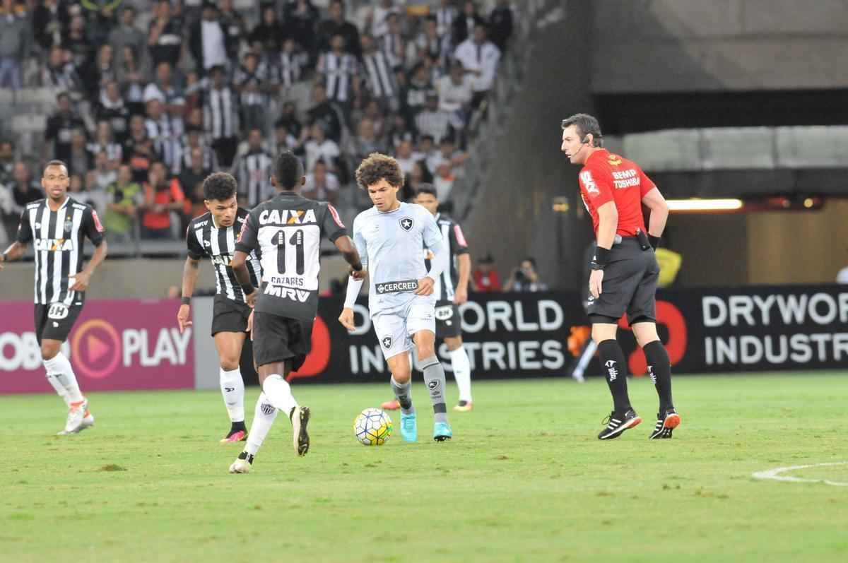 Alvinegros fazem duelo, no Mineiro, em partida vlida pela 12 rodada do Campeonato Brasileiro