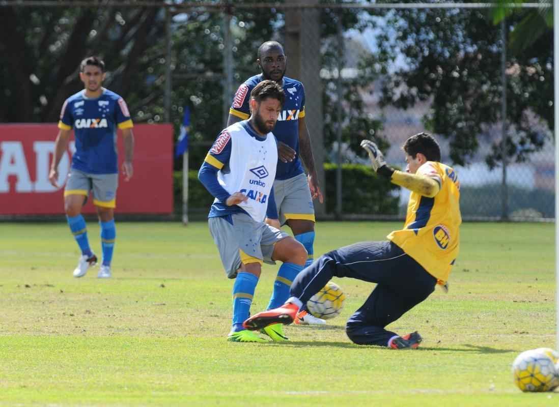Fotos do treino do Cruzeiro nesta sexta-feira, na Toca da Raposa II