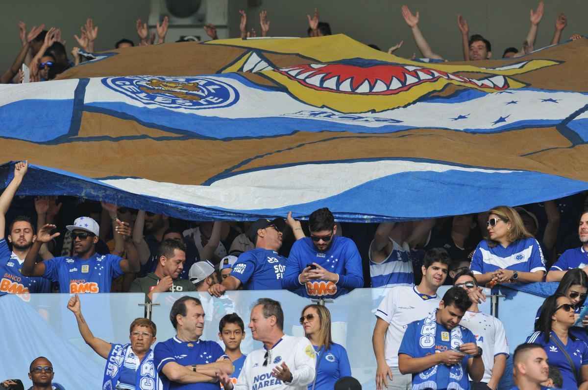 Torcida do Cruzeiro compareceu em bom nmero ao Mineiro para partida contra o Vitria pelo Brasileiro
