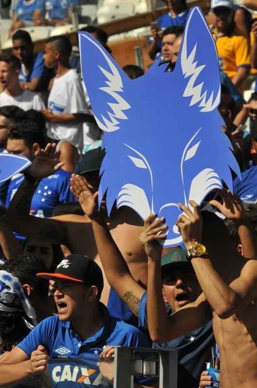Torcida do Cruzeiro compareceu em bom nmero ao Mineiro para partida contra o Vitria pelo Brasileiro