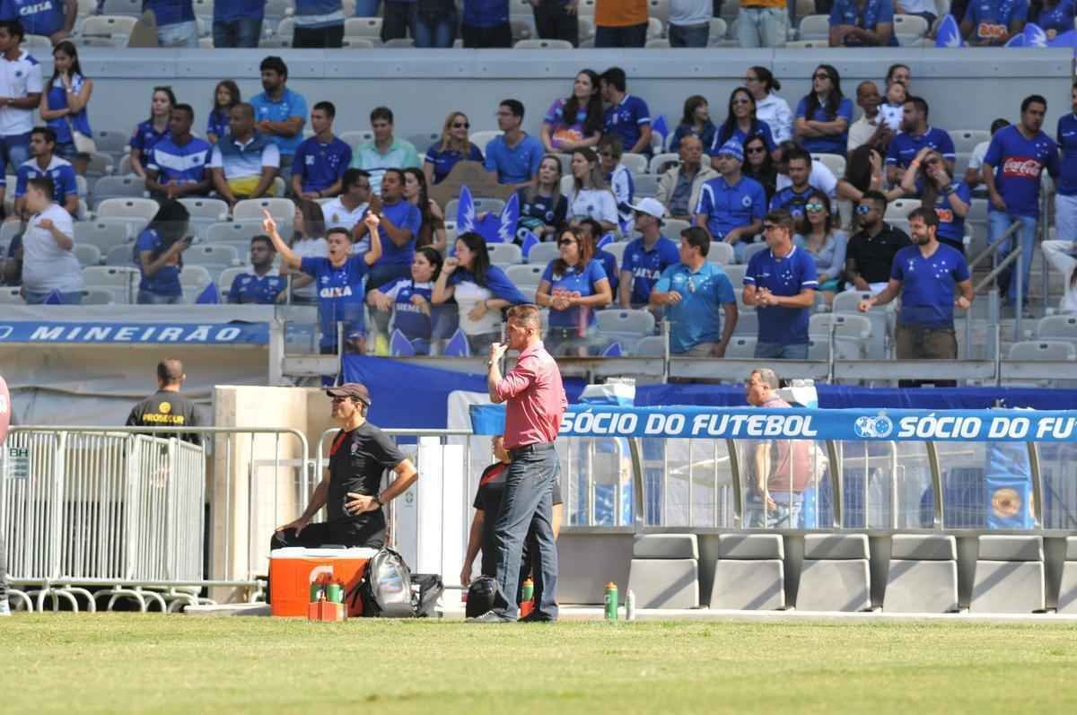 Imagens do jogo entre Cruzeiro e Vitria, no Mineiro, pela 13 rodada do Campeonato Brasileiro