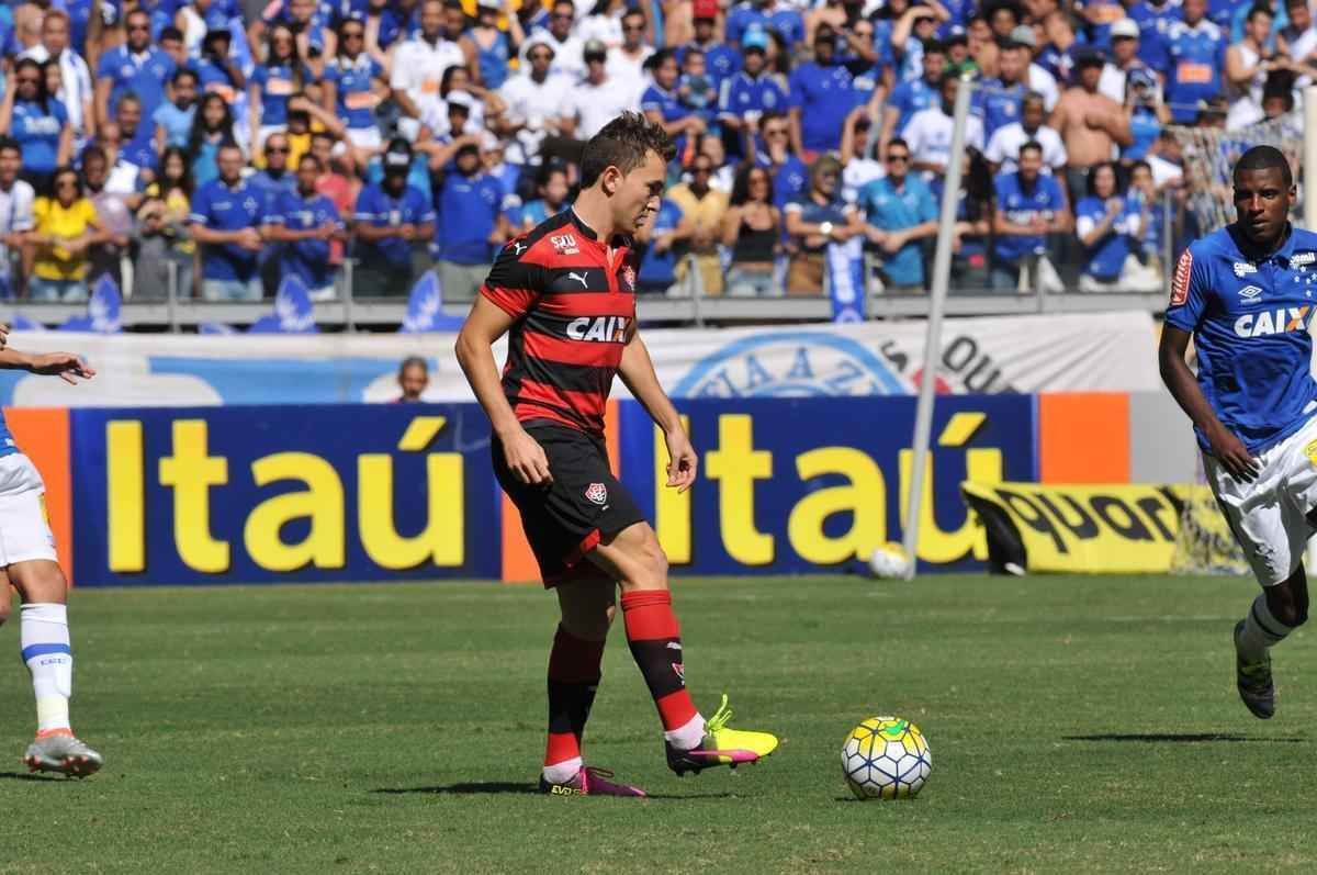 Imagens do jogo entre Cruzeiro e Vitria, no Mineiro, pela 13 rodada do Campeonato Brasileiro