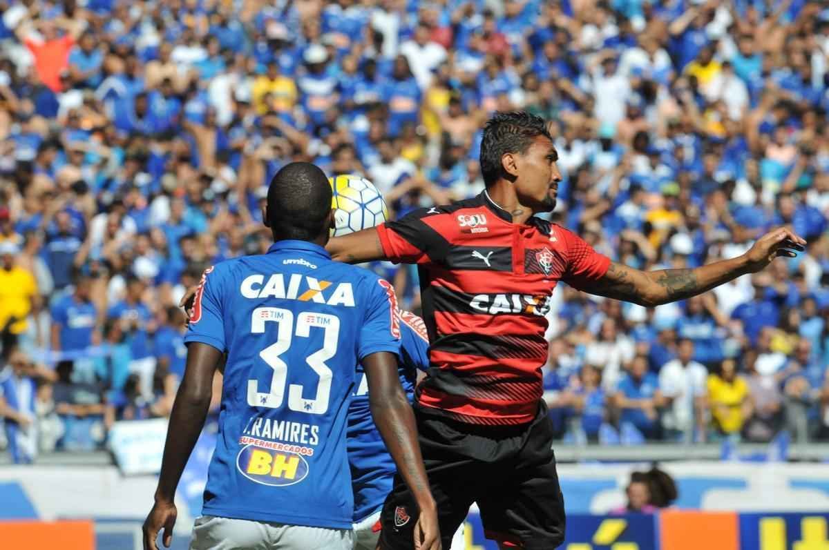 Imagens do jogo entre Cruzeiro e Vitria, no Mineiro, pela 13 rodada do Campeonato Brasileiro