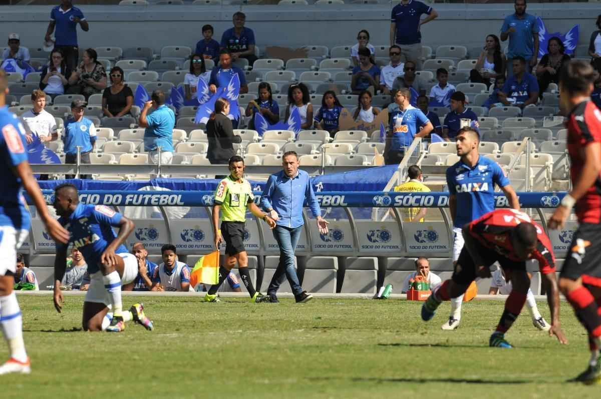 Imagens do jogo entre Cruzeiro e Vitria, no Mineiro, pela 13 rodada do Campeonato Brasileiro
