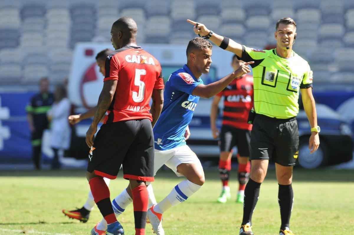 Alisson marcou o primeiro gol do Cruzeiro no Mineiro