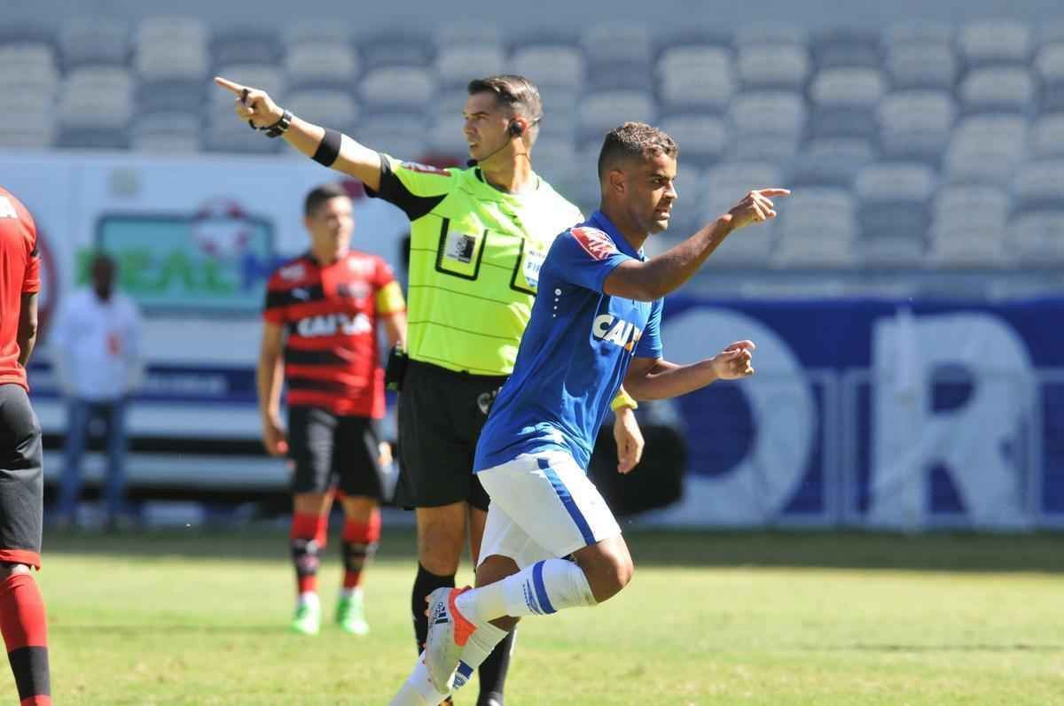 Alisson marcou o primeiro gol do Cruzeiro no Mineiro