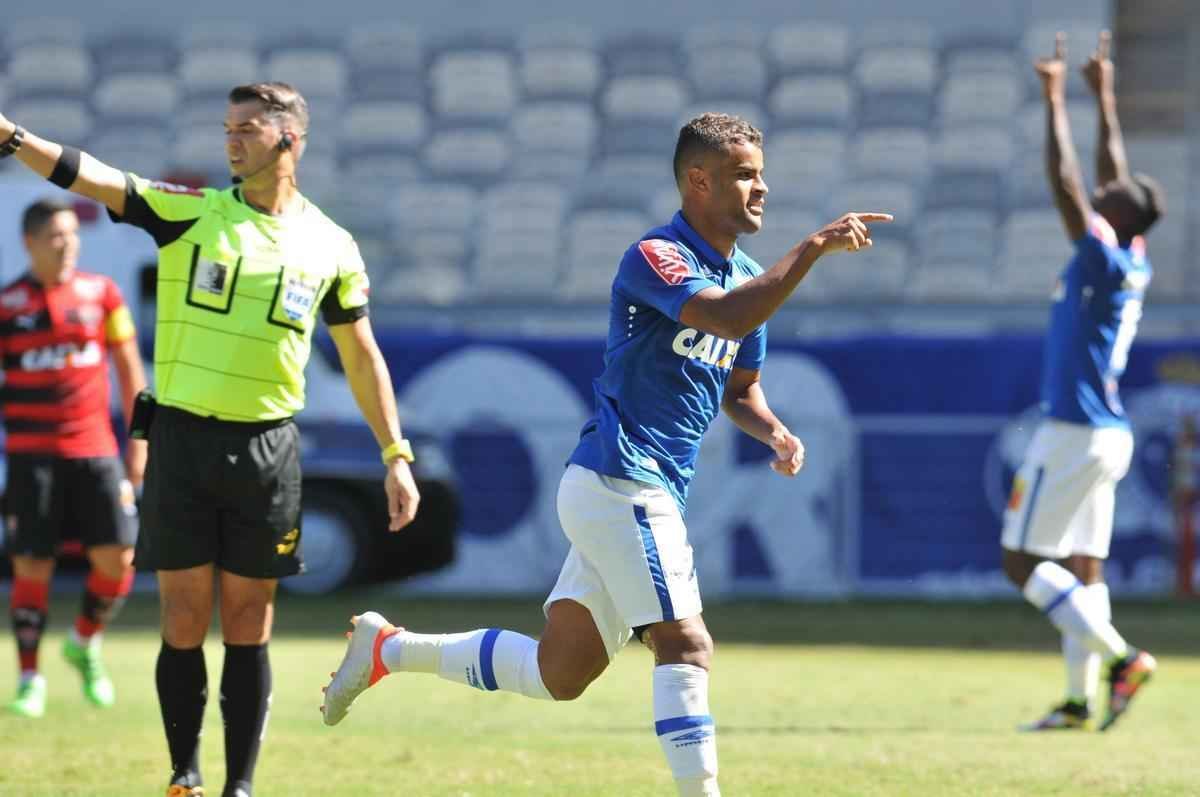 Alisson marcou o primeiro gol do Cruzeiro no Mineiro