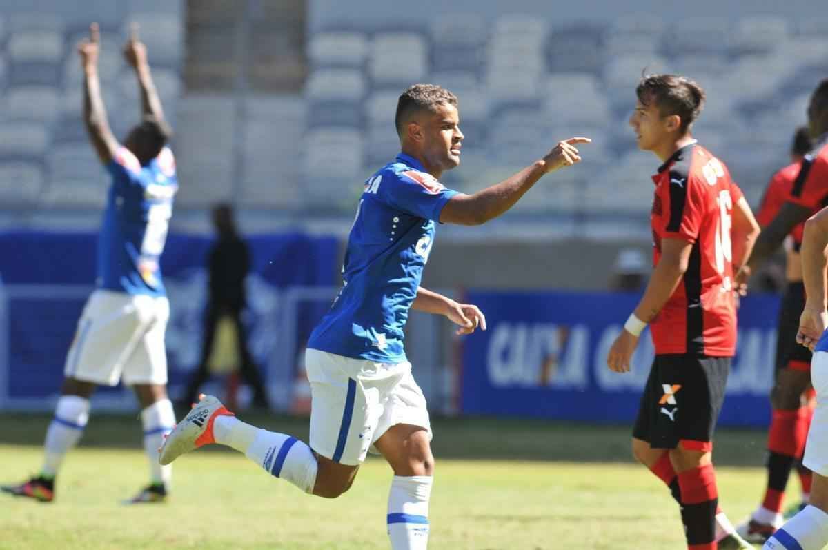 Alisson marcou o primeiro gol do Cruzeiro no Mineiro