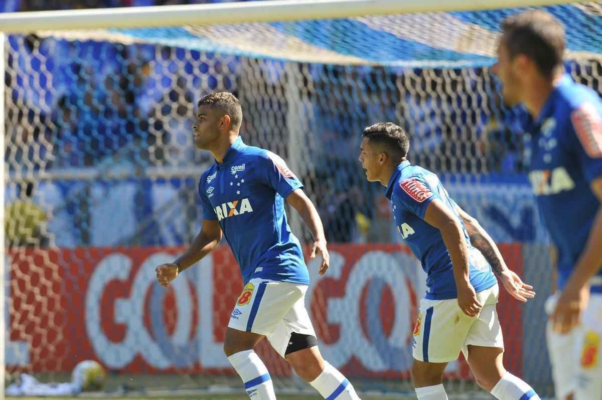 Alisson marcou o primeiro gol do Cruzeiro no Mineiro