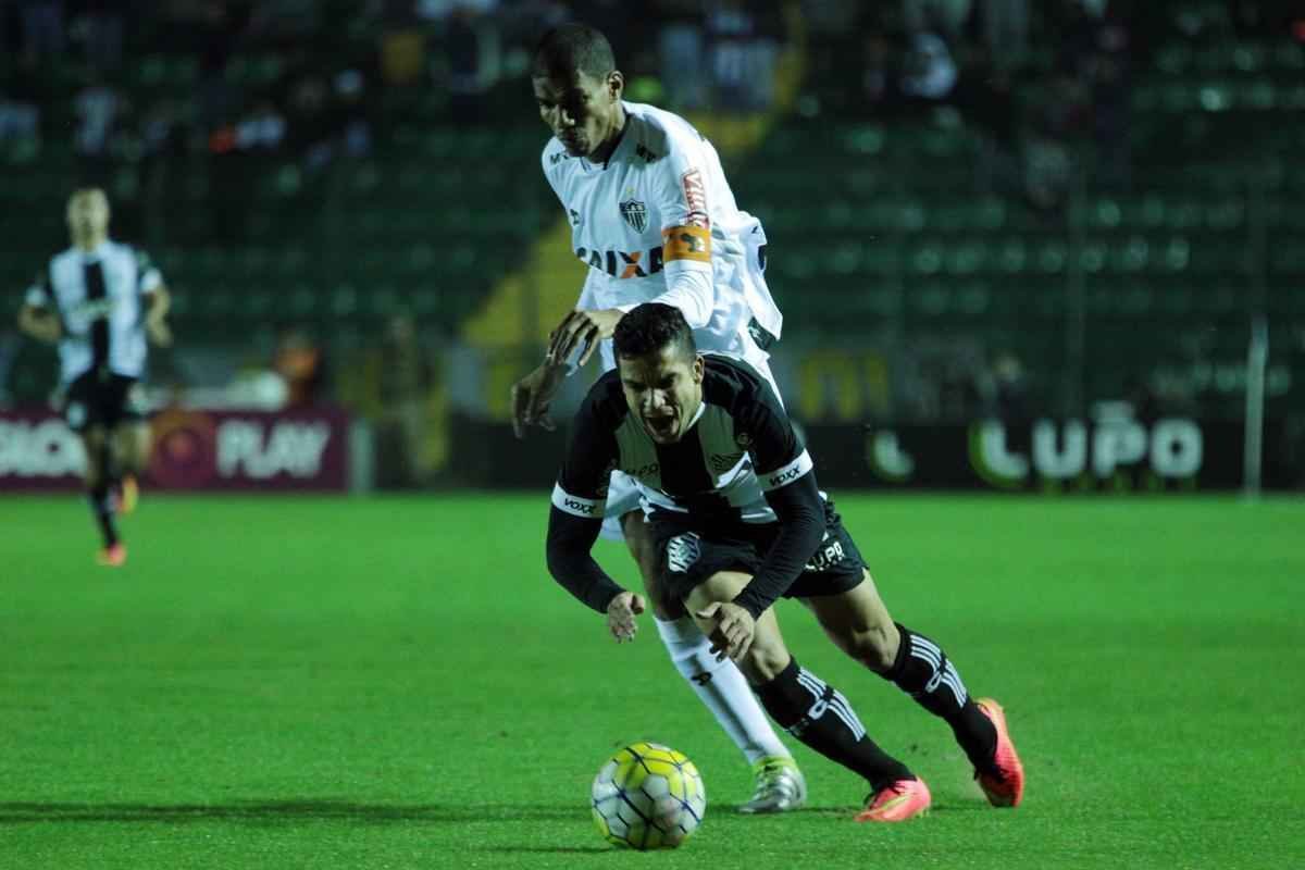 Em Florianpolis, equipes se enfrentam pela 13 rodada do Campeonato Brasileiro
