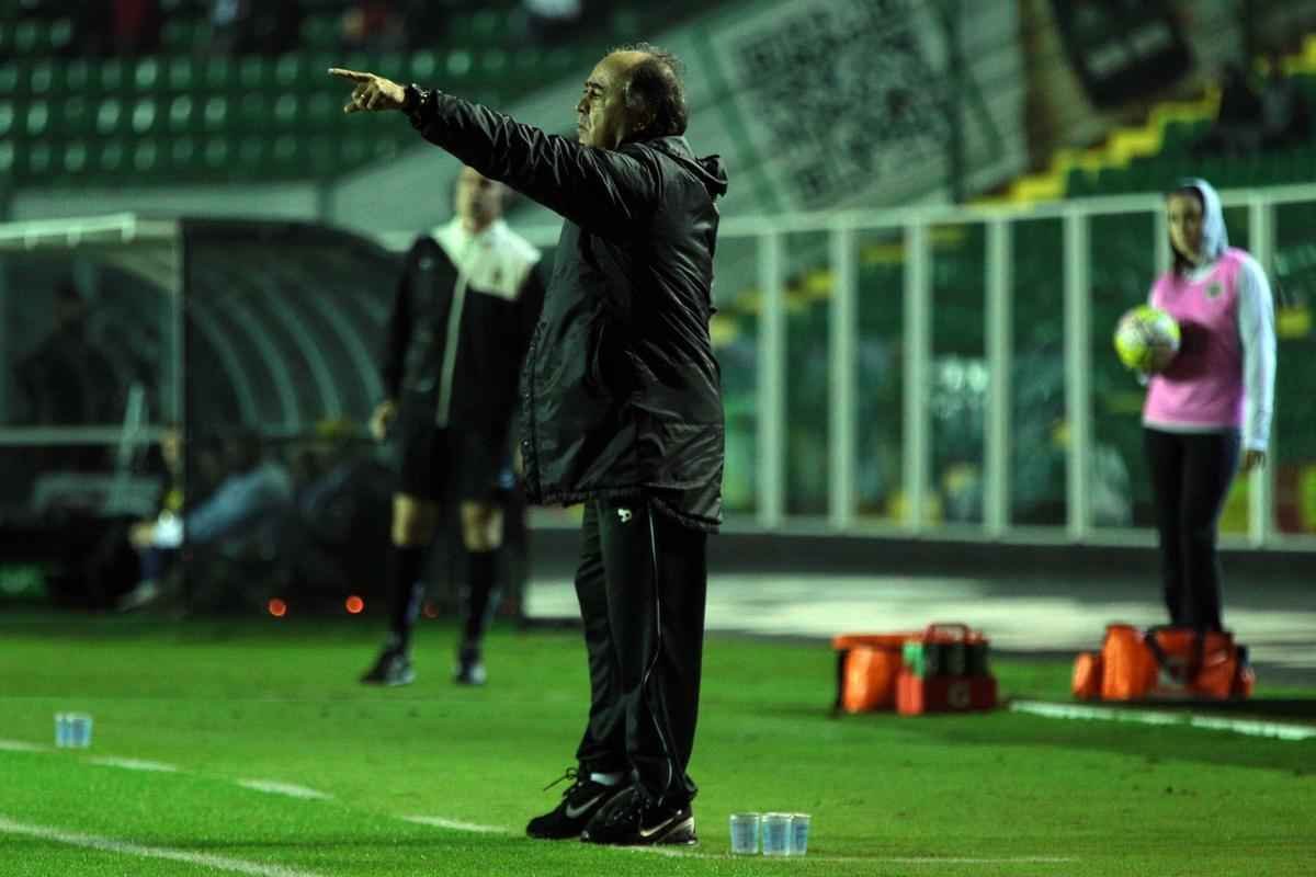 Em Florianpolis, equipes se enfrentam pela 13 rodada do Campeonato Brasileiro