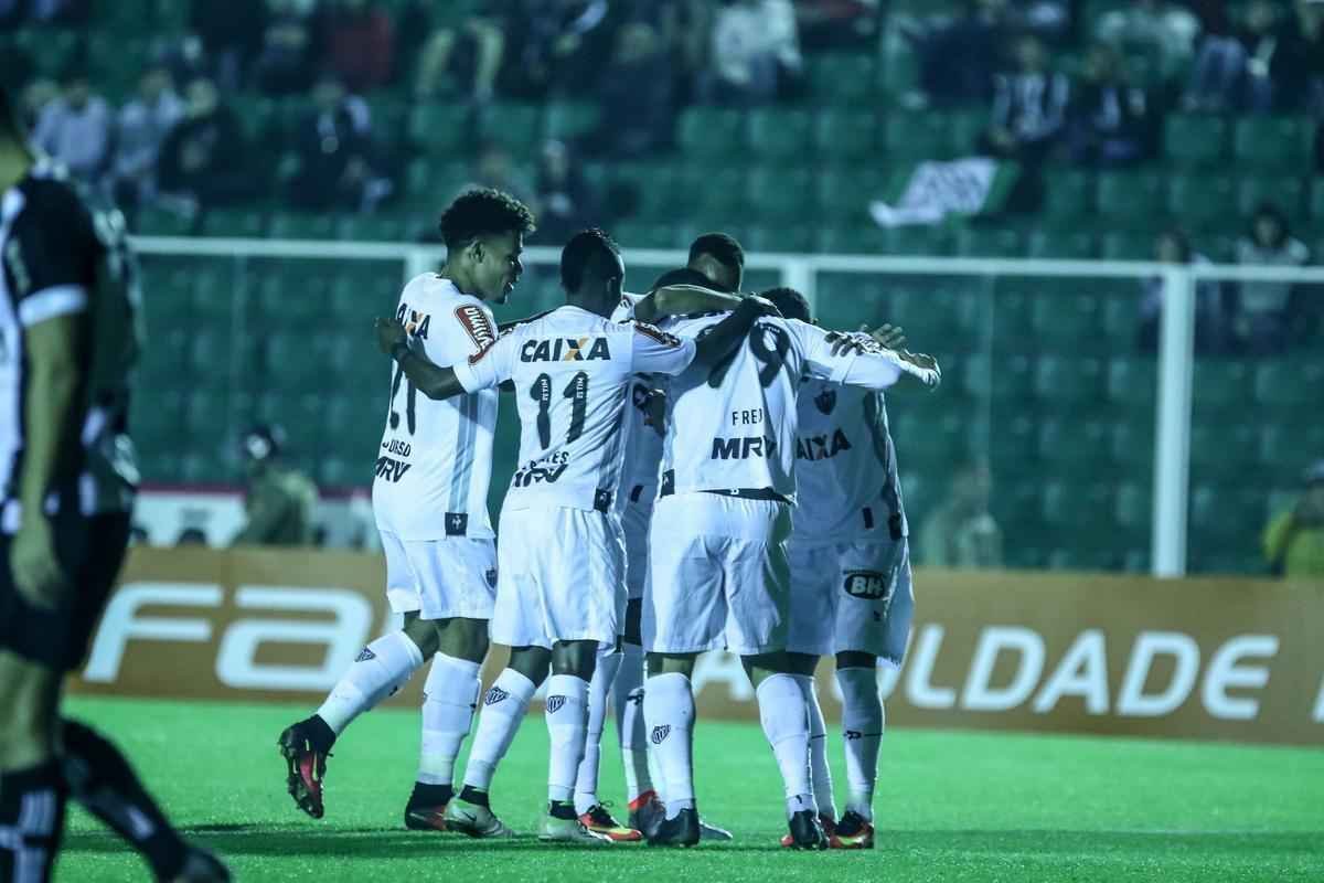 Em Florianpolis, Figueirense e Atltico empatam por 1 a 1