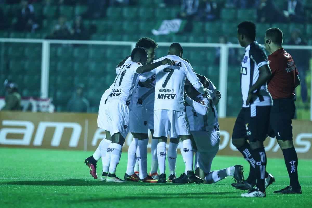 Em Florianpolis, Figueirense e Atltico empatam por 1 a 1