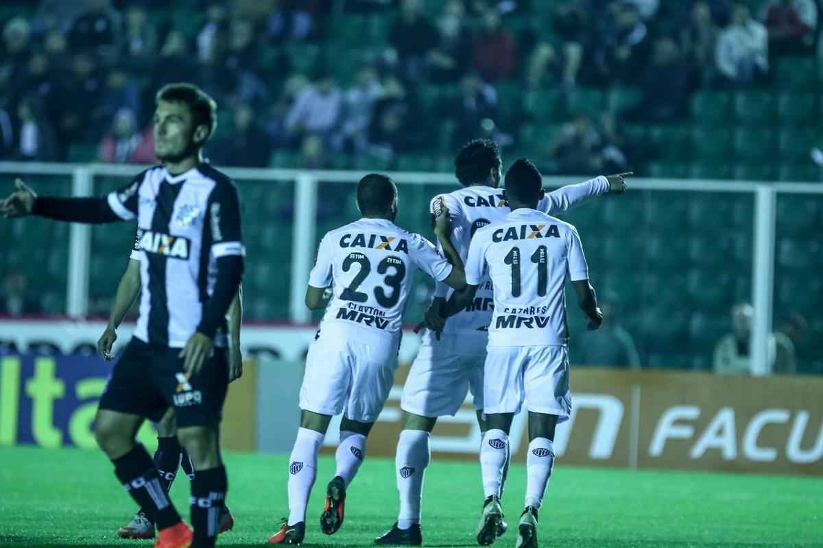 Em Florianpolis, Figueirense e Atltico empatam por 1 a 1