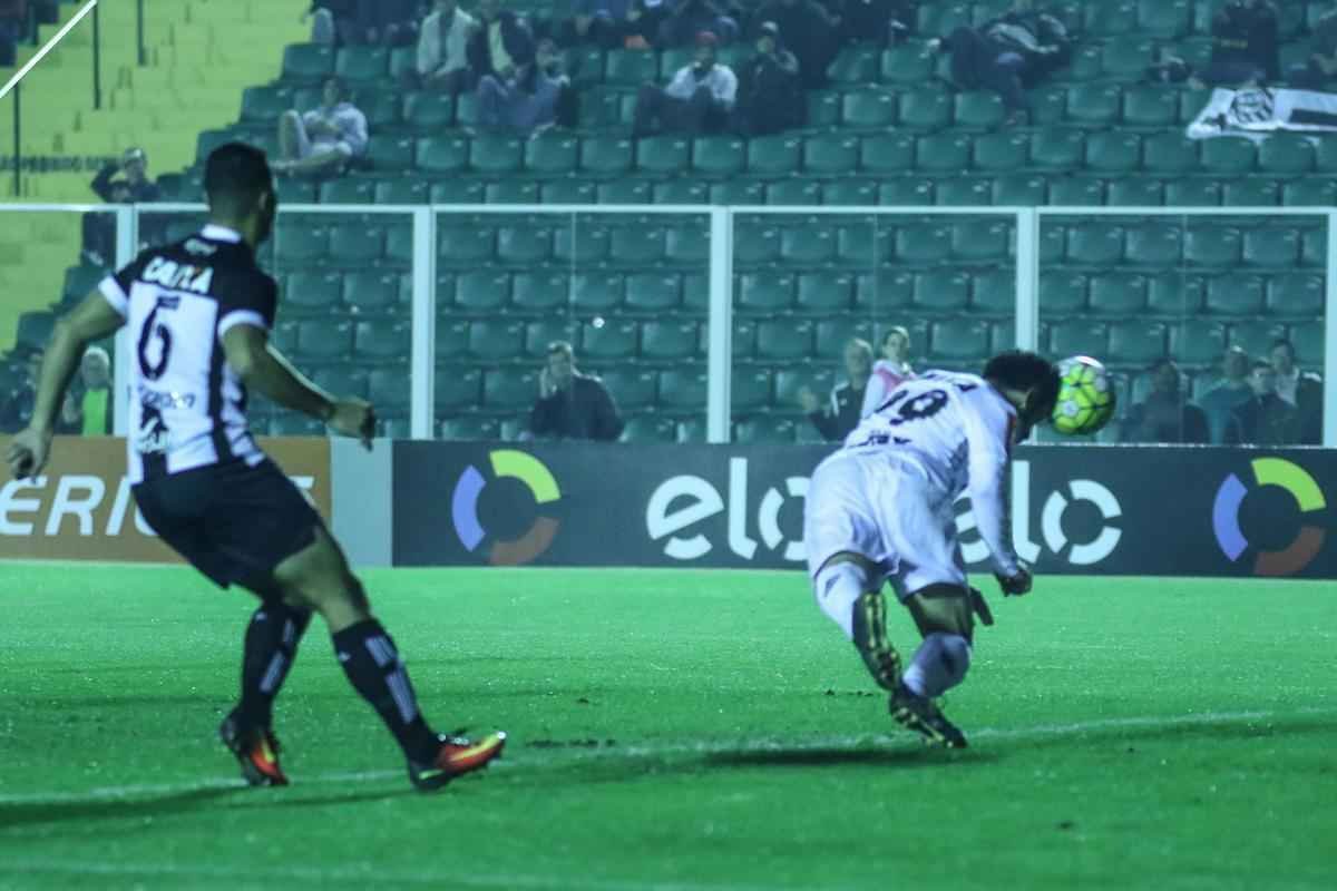 Em Florianpolis, Figueirense e Atltico empatam por 1 a 1