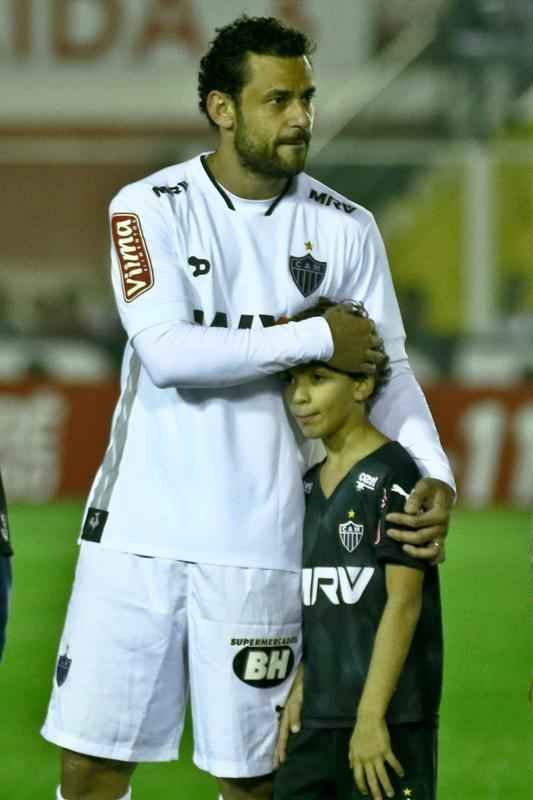 Em Florianpolis, Figueirense e Atltico empatam por 1 a 1