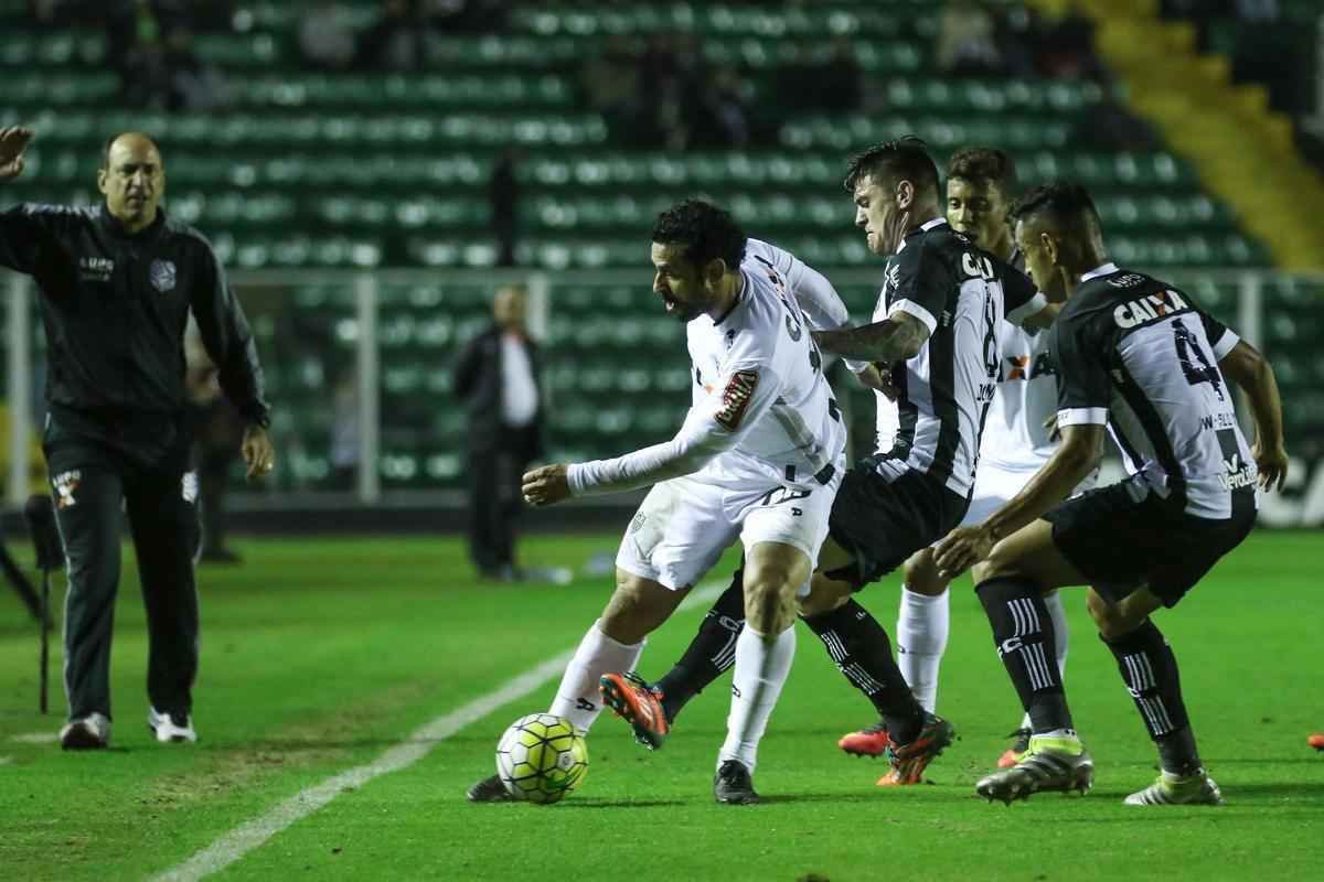 Em Florianpolis, Figueirense e Atltico empatam por 1 a 1