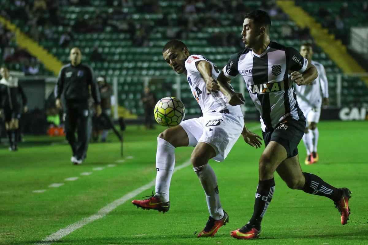 Em Florianpolis, Figueirense e Atltico empatam por 1 a 1