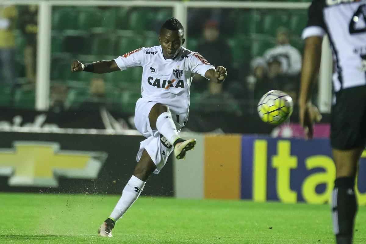 Em Florianpolis, Figueirense e Atltico empatam por 1 a 1