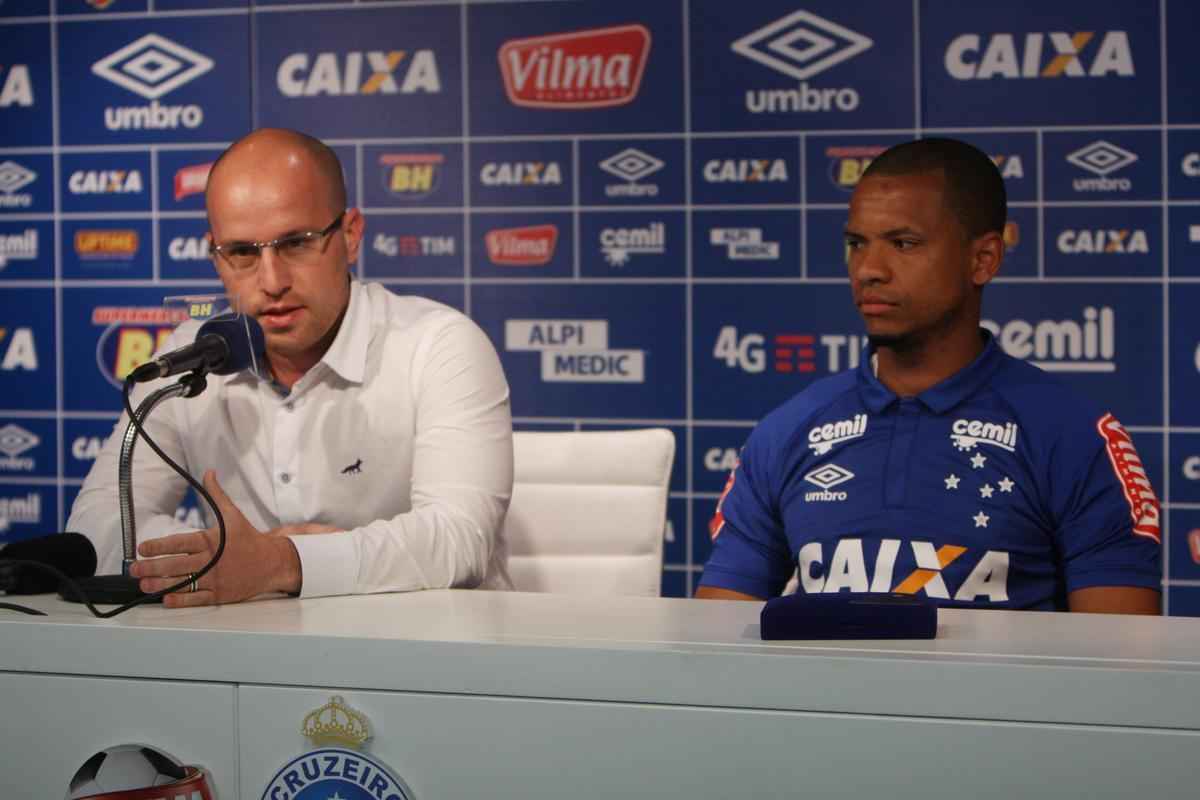 Lateral Edimar  apresentado na Toca da Raposa II