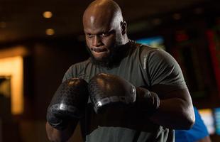 Imagens do treino aberto do UFC em Las Vegas - A 'Besta' Derrick Lewis em ao