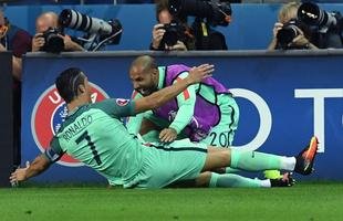 Cristiano Ronaldo subiu mais que a defesa de Gales e marcou de cabe�a, fazendo Portugal 1 a 0