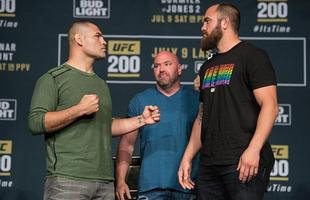 Imagens da coletiva do UFC 200, em Las Vegas - Cain Velasquez e Travis Brown