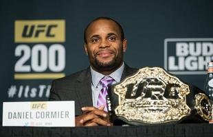 Imagens da coletiva do UFC 200, em Las Vegas - Daniel Cormier, campe�o dos meio-pesados