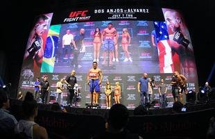 Pesagem oficial do UFC Fight Night 90 - Rafael dos Anjos na balan�a em imagem aberta