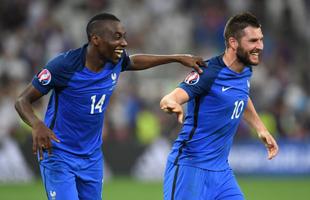 Franceses comemoram vitria por 2 a 0 sobre a Alemanha e classificao  final da Eurocopa