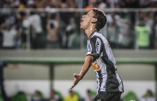 Gol no primeiro jogo da final do Campeonato Mineiro de 2013, contra o Cruzeiro. Um dos 13 de Marcos Rocha pelo Atltico