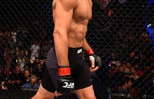 Na luta principal do UFC Fight Night 90, Rafael dos Anjos  nocauteado por Eddie Alvarez no primeiro round e perde cinturo do peso leve 