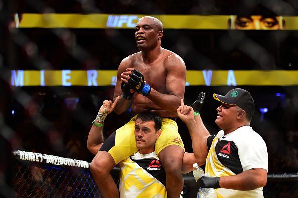 Imagens do histrico UFC 200, que lotou a nova T-Mobile Arena, em Las Vegas