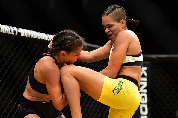 Fotos da grande vitria de Amanda Nunes pelo cinturo do UFC