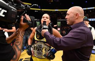 Fotos da grande vitria de Amanda Nunes pelo cinturo do UFC