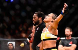 Fotos da grande vitria de Amanda Nunes pelo cinturo do UFC