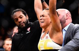 Fotos da grande vitria de Amanda Nunes pelo cinturo do UFC