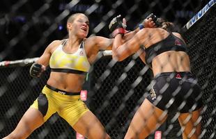 Fotos da grande vitria de Amanda Nunes pelo cinturo do UFC