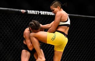 Fotos da grande vitria de Amanda Nunes pelo cinturo do UFC